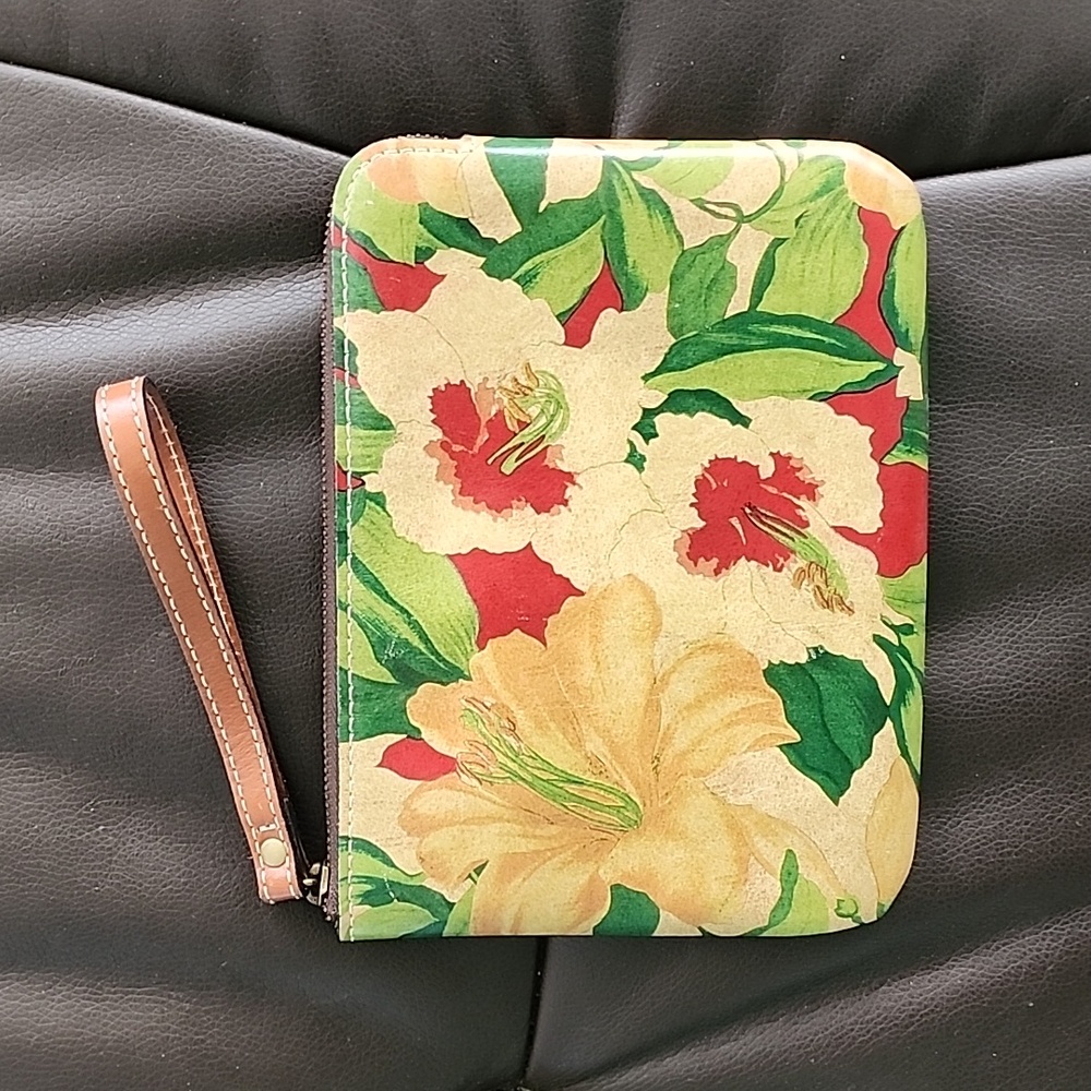 Patricia Nash Hibiscus Wristlet